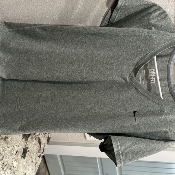 Nike dri fit bundle. 7 shirts total. - Picture 2 of 8